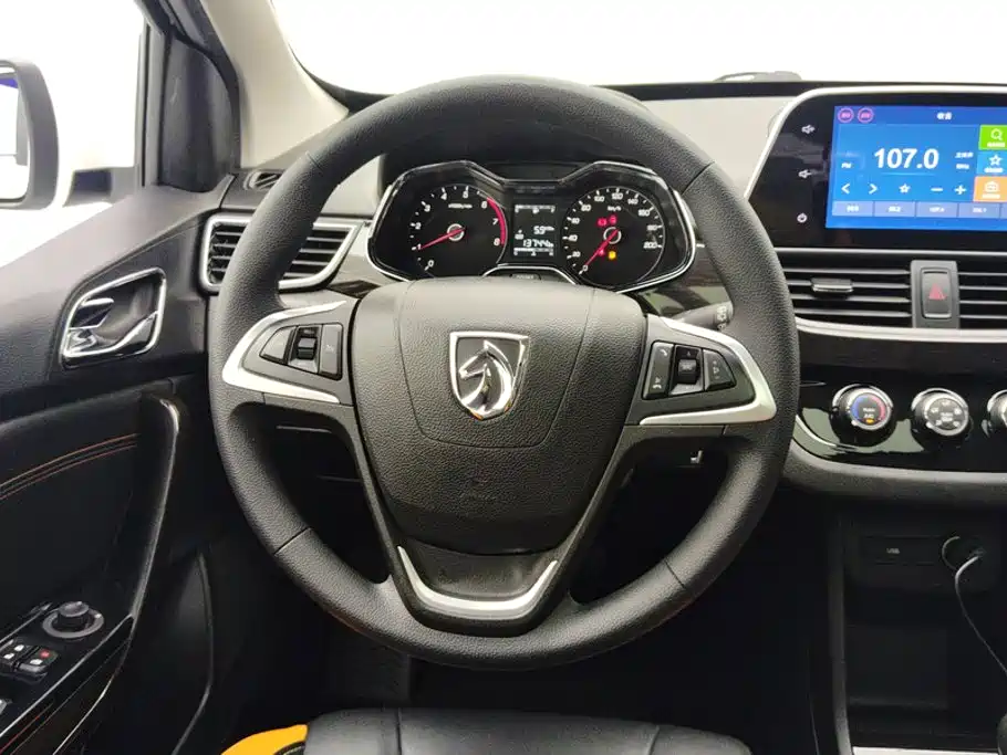 Baojun 310 2017 2017 1.5L Manual Luxury