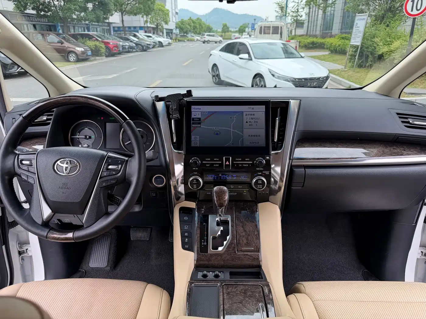 Toyota Alphard 2020 Hybrid 2.5L Premium Edition фото 15