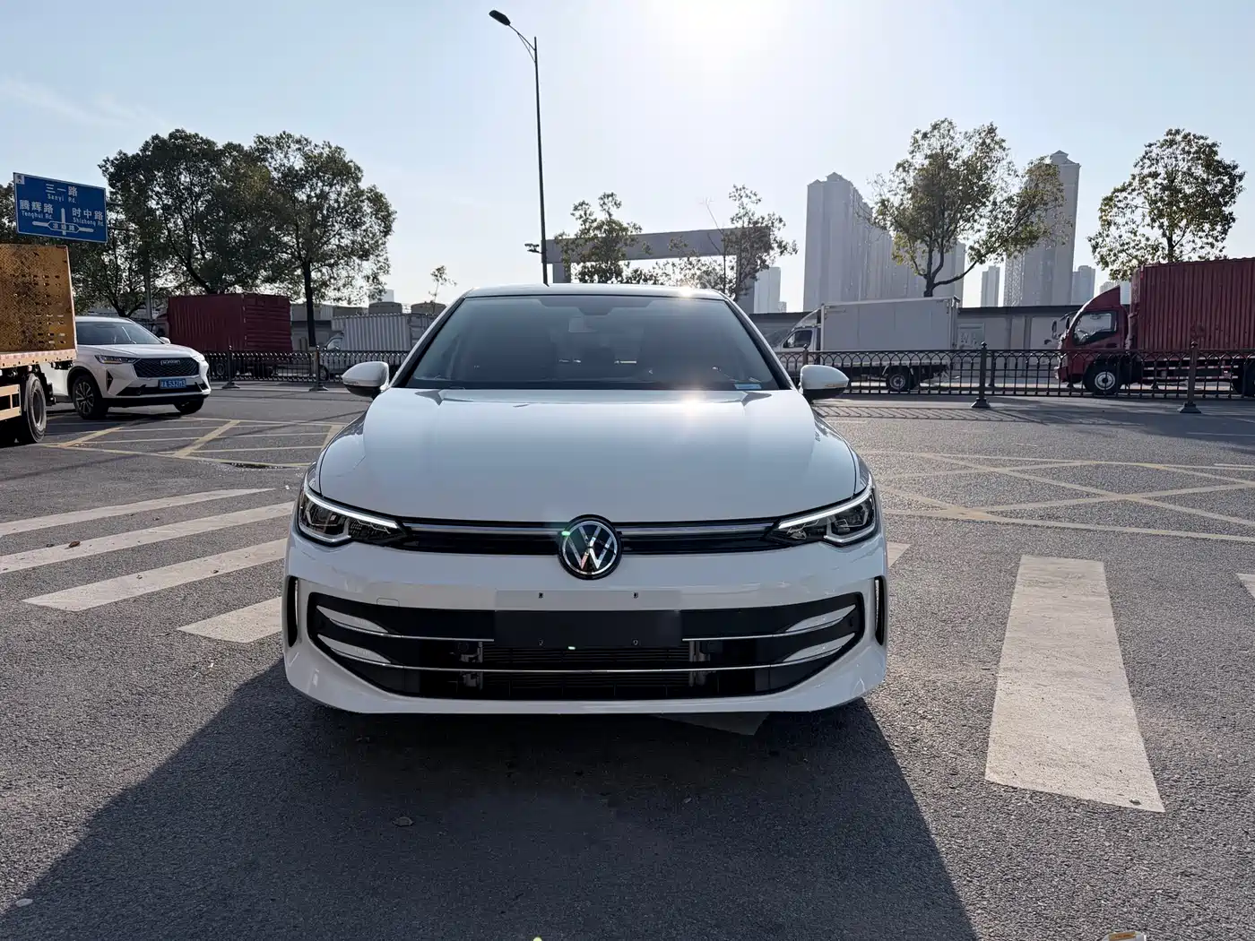 Volkswagen Golf 2025 300TSI фото 2