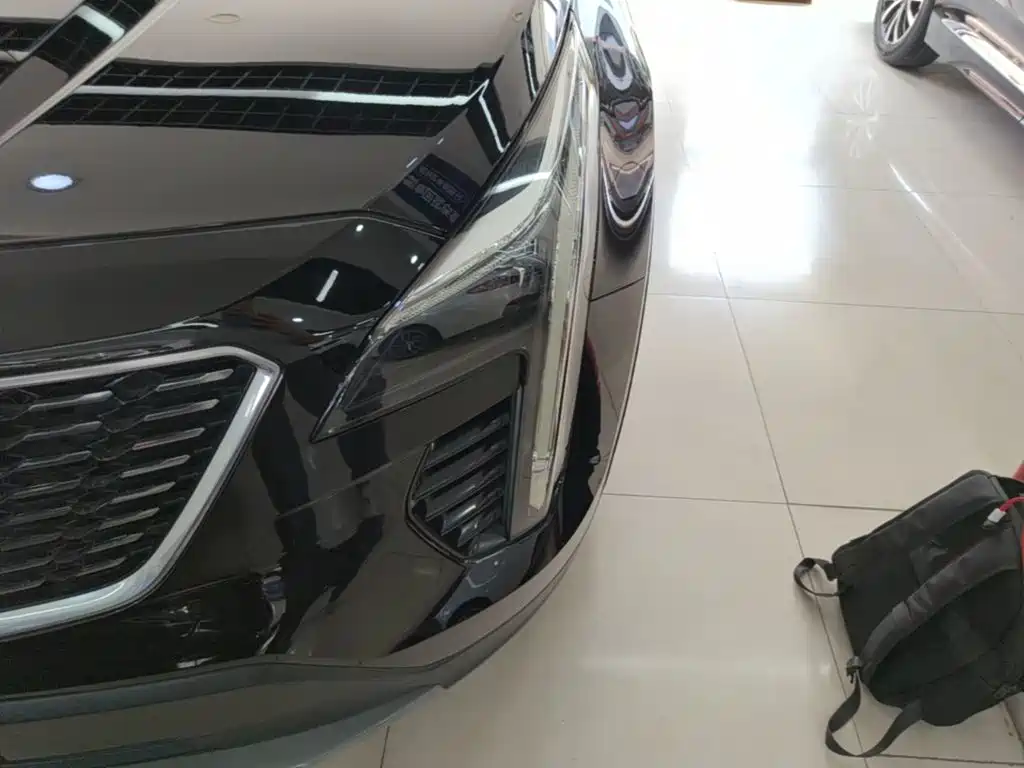 Cadillac XT4 2019 2018 28T FWD Leading Edition