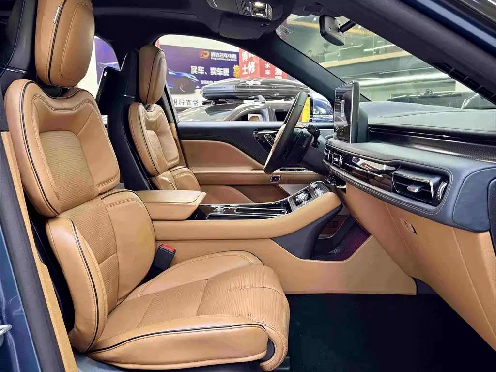 Lincoln Aviator 2020 3.0T V6 AWD Presidential Edition фото 8