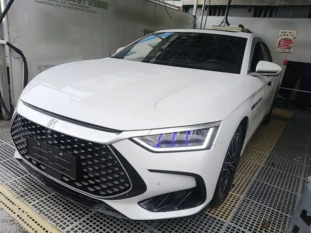BYD Han 2022 DM-i 121KM Premium