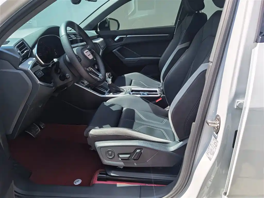 Audi Q3 Sportback 2024 35 TFSI Progressive фото 13