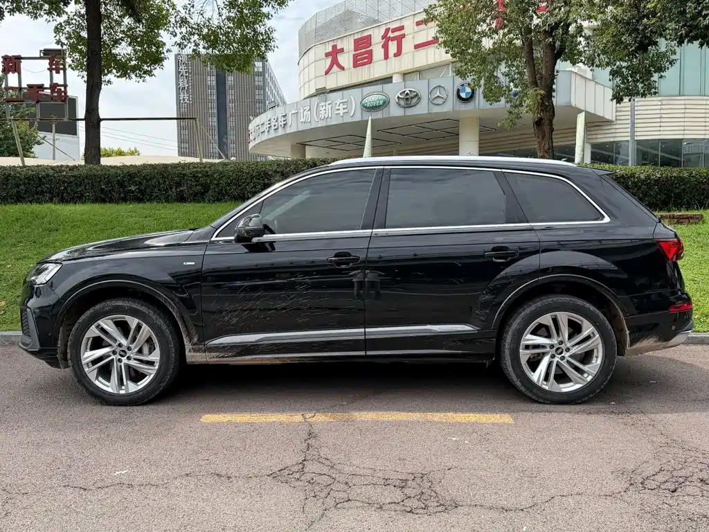 Фото 3 - Audi Q7