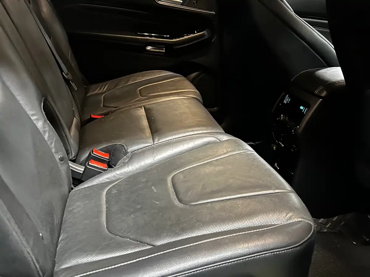 Фото 6 - Ford Edge