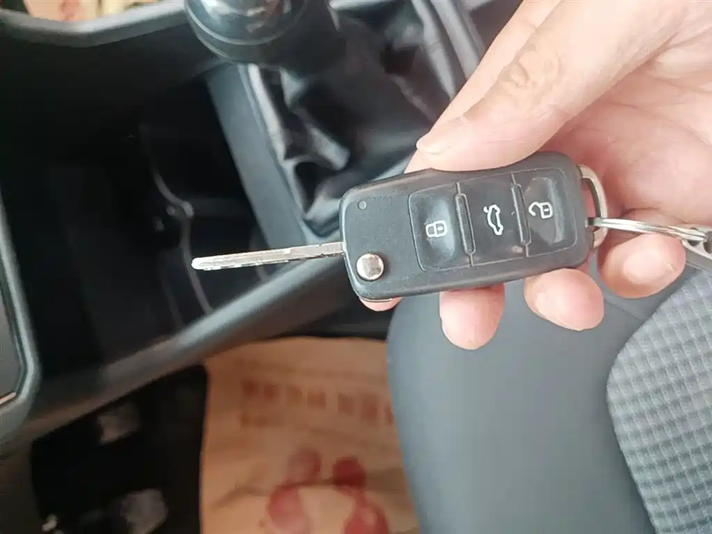 Volkswagen Santana 2016 1.6L Manual Trend Edition фото 9