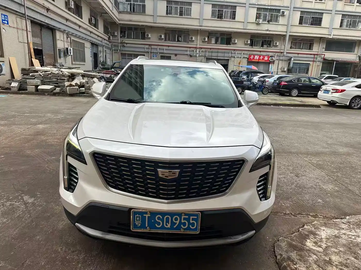 Cadillac XT4 2019 2018 28T FWD Leading Edition