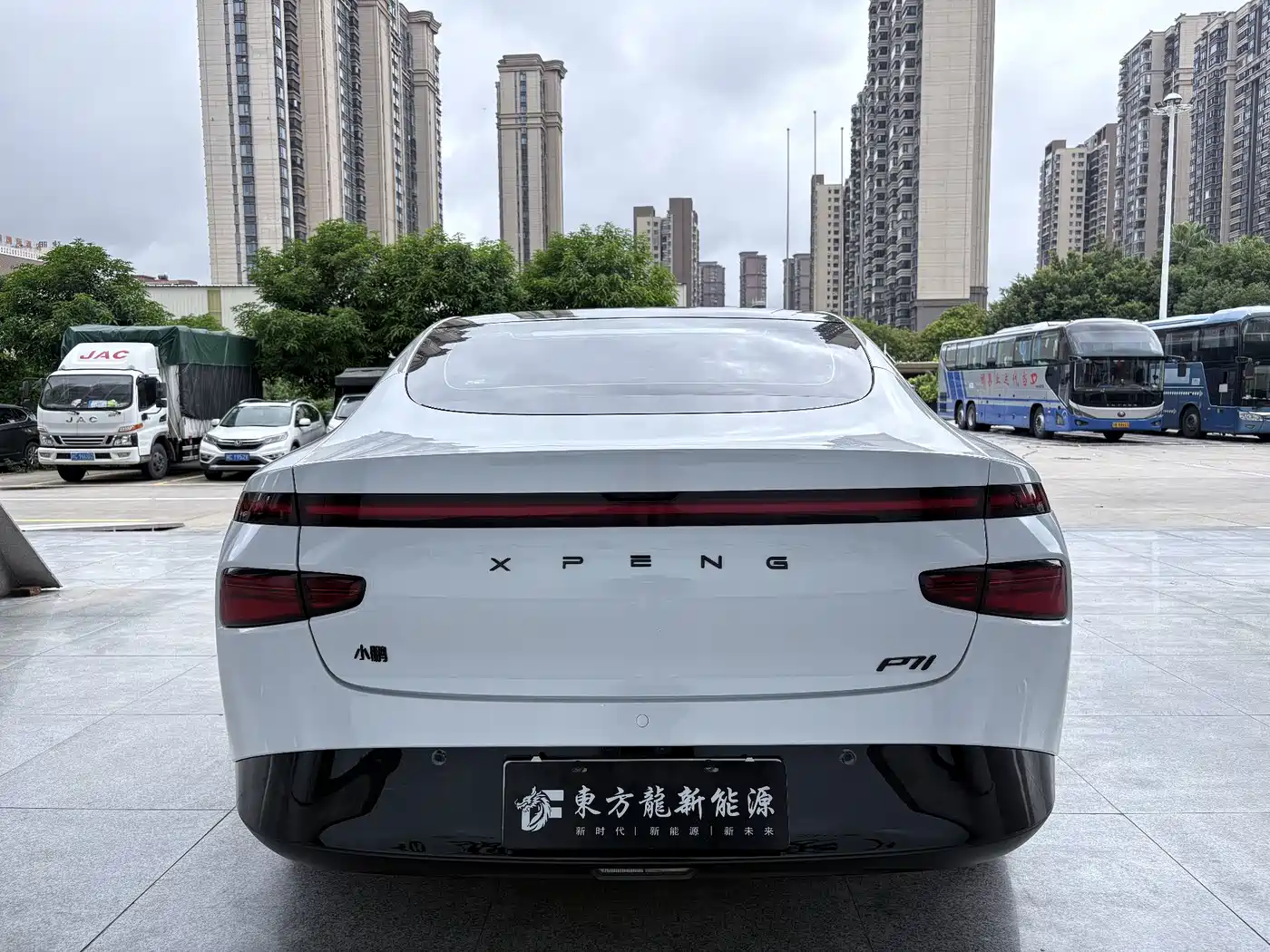 Фото 8 - XPeng P7