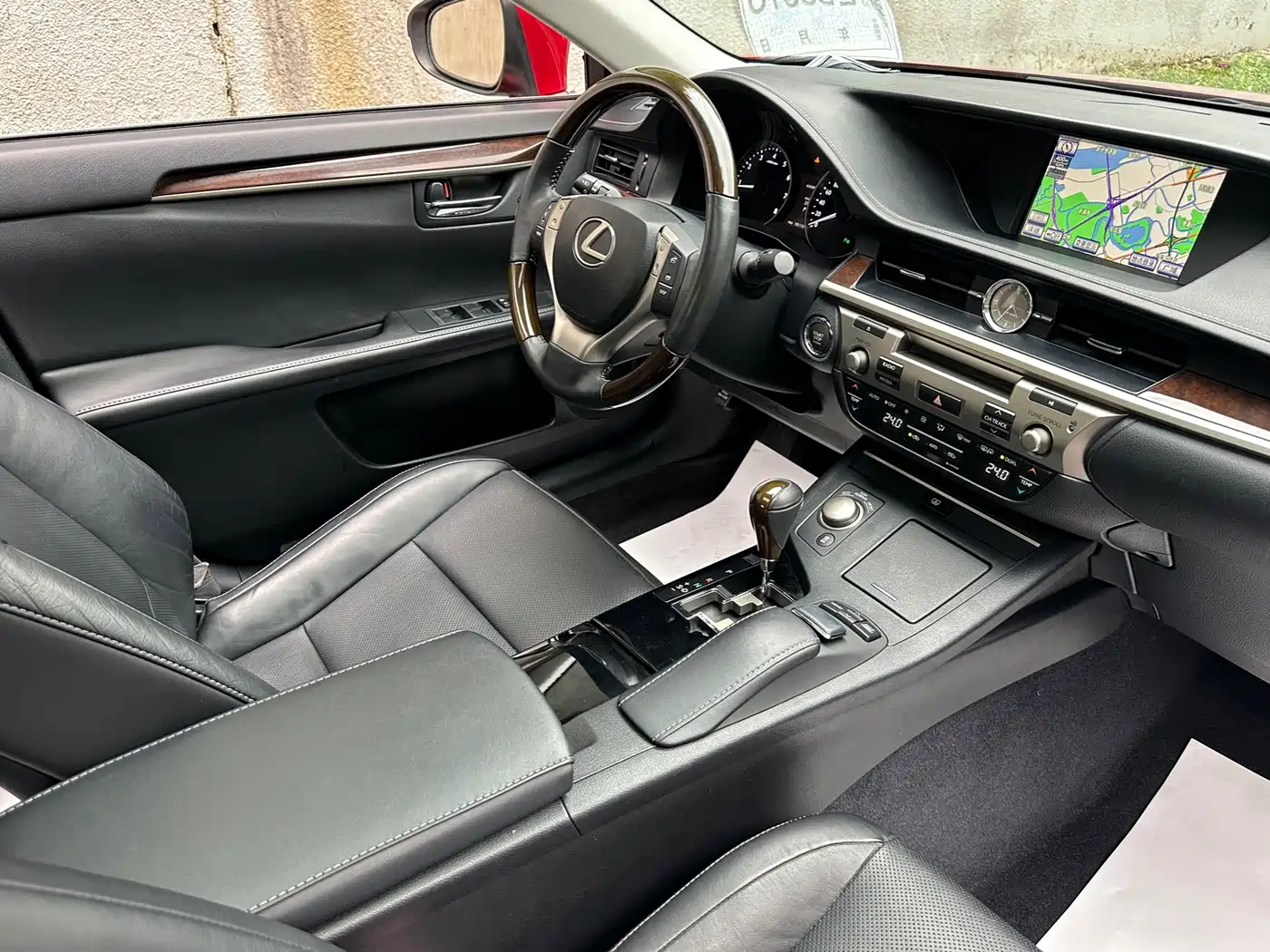 Lexus ES 2014 250 Elegance Edition фото 16