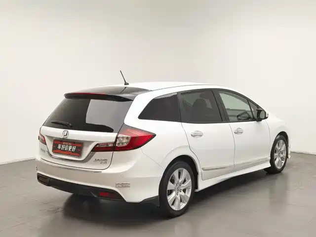 Honda Jade 2016 1.8L CVT Luxury Version 5-seater — фото 2
