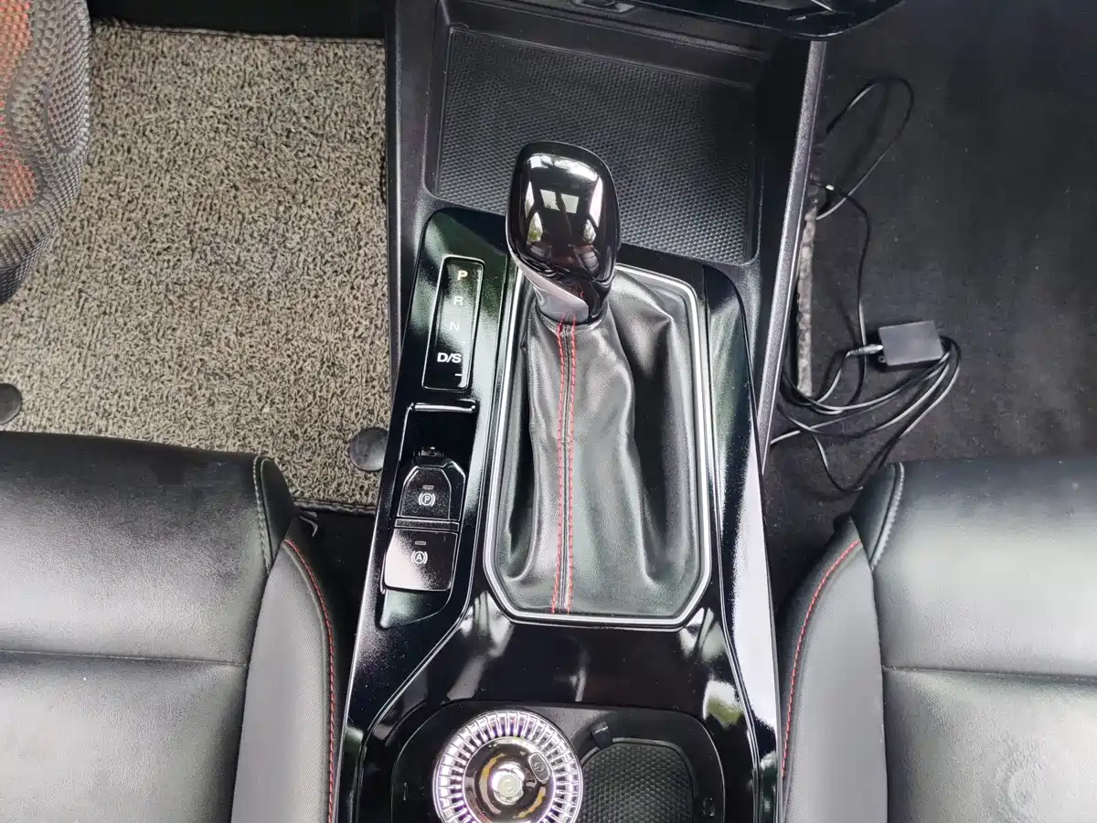 MG MG5 2021 2021 Model 180DVVT CVT Youth Luxury Edition