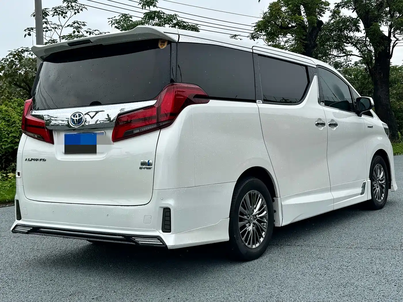Toyota Alphard 2019 Hybrid 2.5L Luxury фото 4
