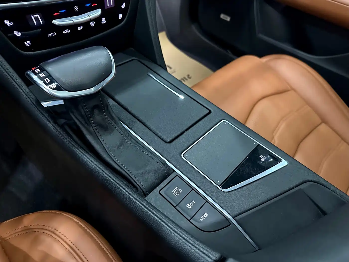 Cadillac CT6 2016 28T Leading фото 16