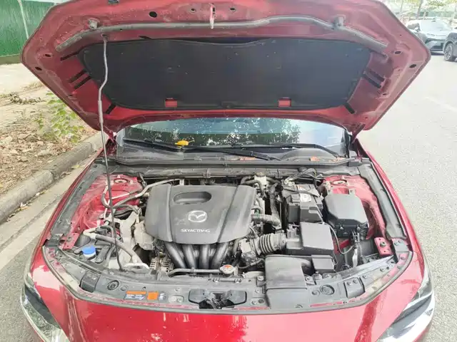 Mazda Mazda3 Axela 2020 1.5L Automatic Sunroof Edition — фото 3