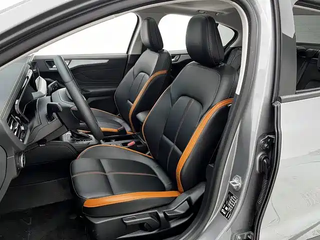 Ford Focus 2023 2022 Sedan EcoBoost 180 Auto Speed Edition