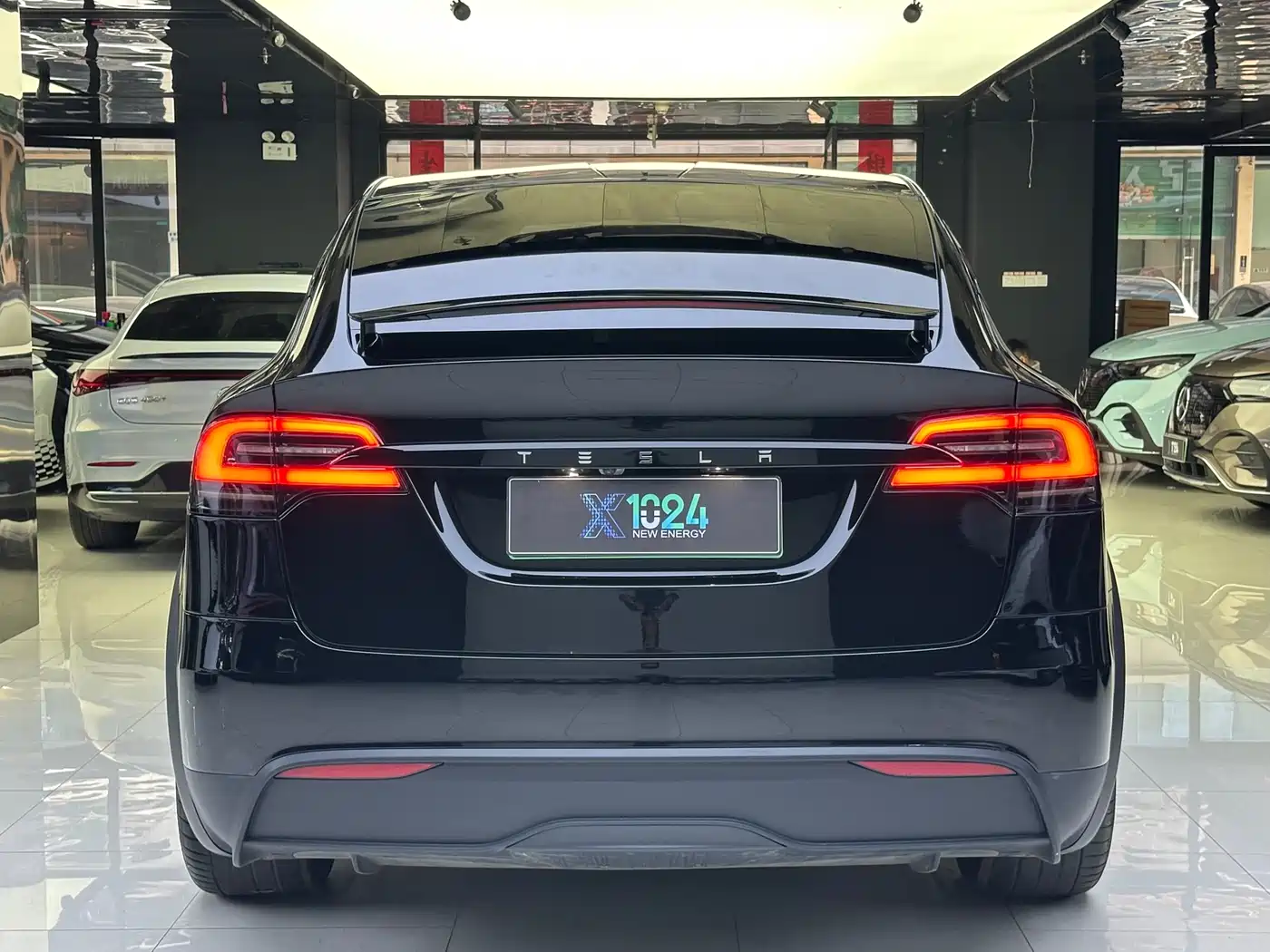 TESLA MODEL X