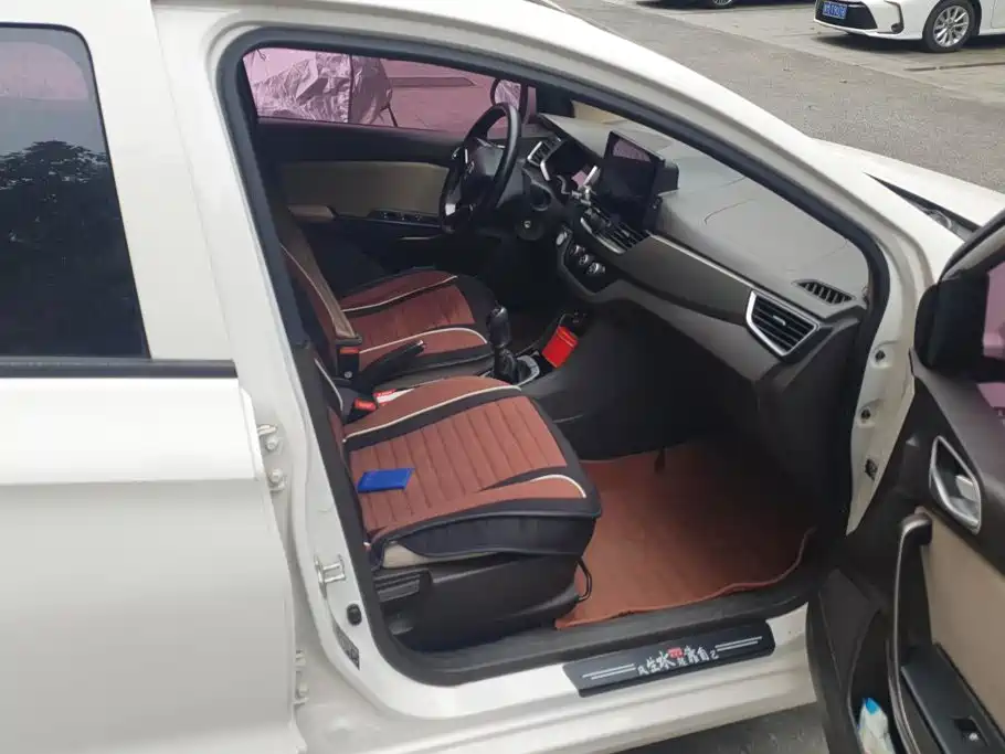 Baojun 310W 2020 2017 1.5L Manual Comfort China V