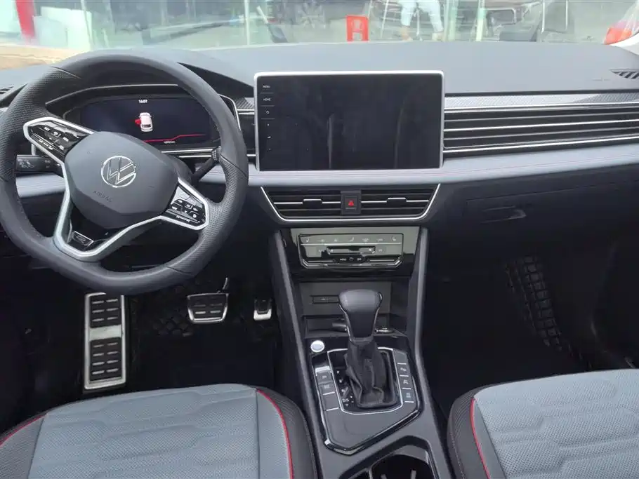 Volkswagen Tiguan L 2022 330TSI Auto 2WD R-Line Premium Edition фото 12