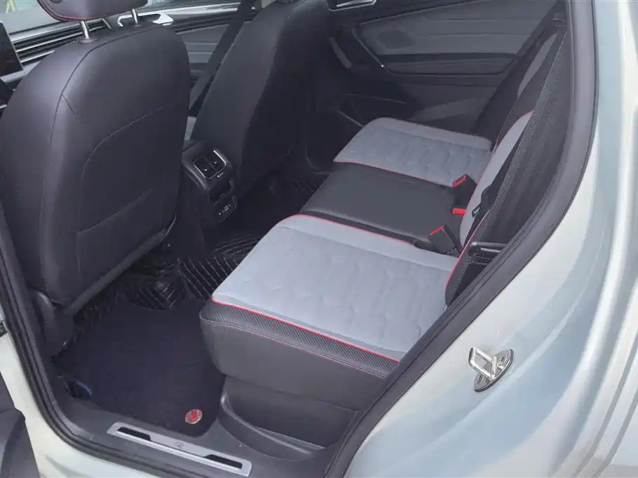 Volkswagen Tiguan L 2022 330TSI Auto 2WD R-Line Premium Edition фото 11