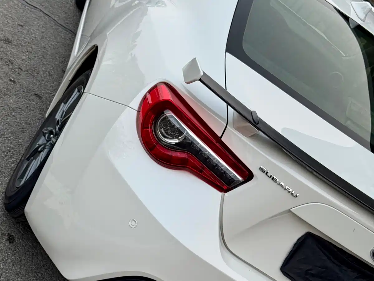 Subaru BRZ 2020 2.0L Manual type-RS фото 6