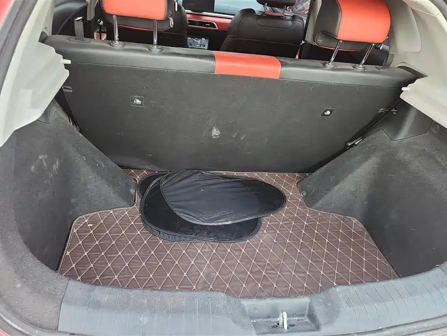 BYD E2