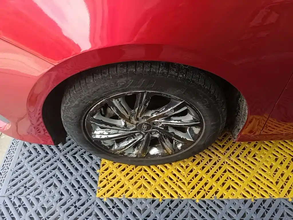 Фото 23 - Geely Binrui