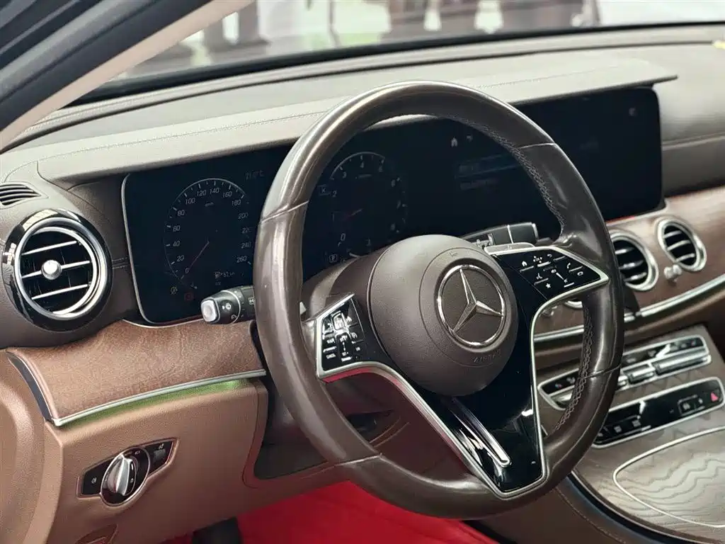 MERCEDES-BENZ E CLASS