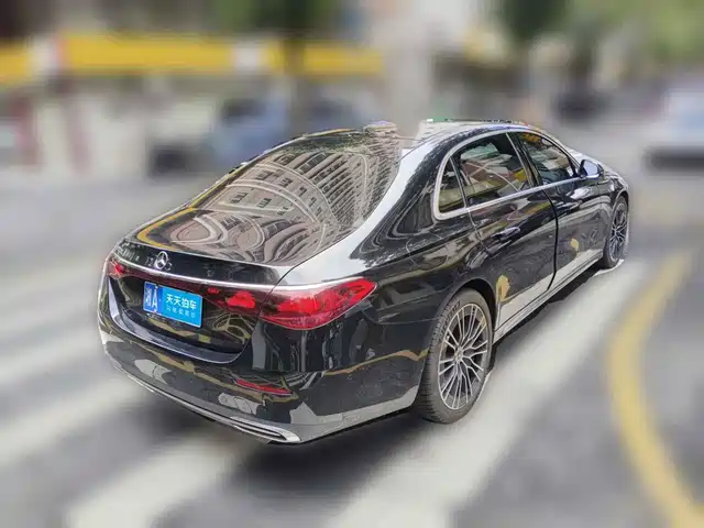 Mercedes-Benz E-Class 2026 E 300 L Luxury — фото 2
