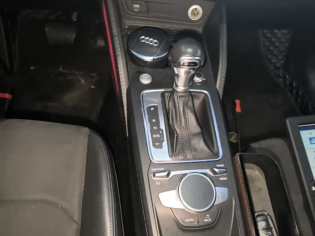 Фото 14 - Audi Q2L
