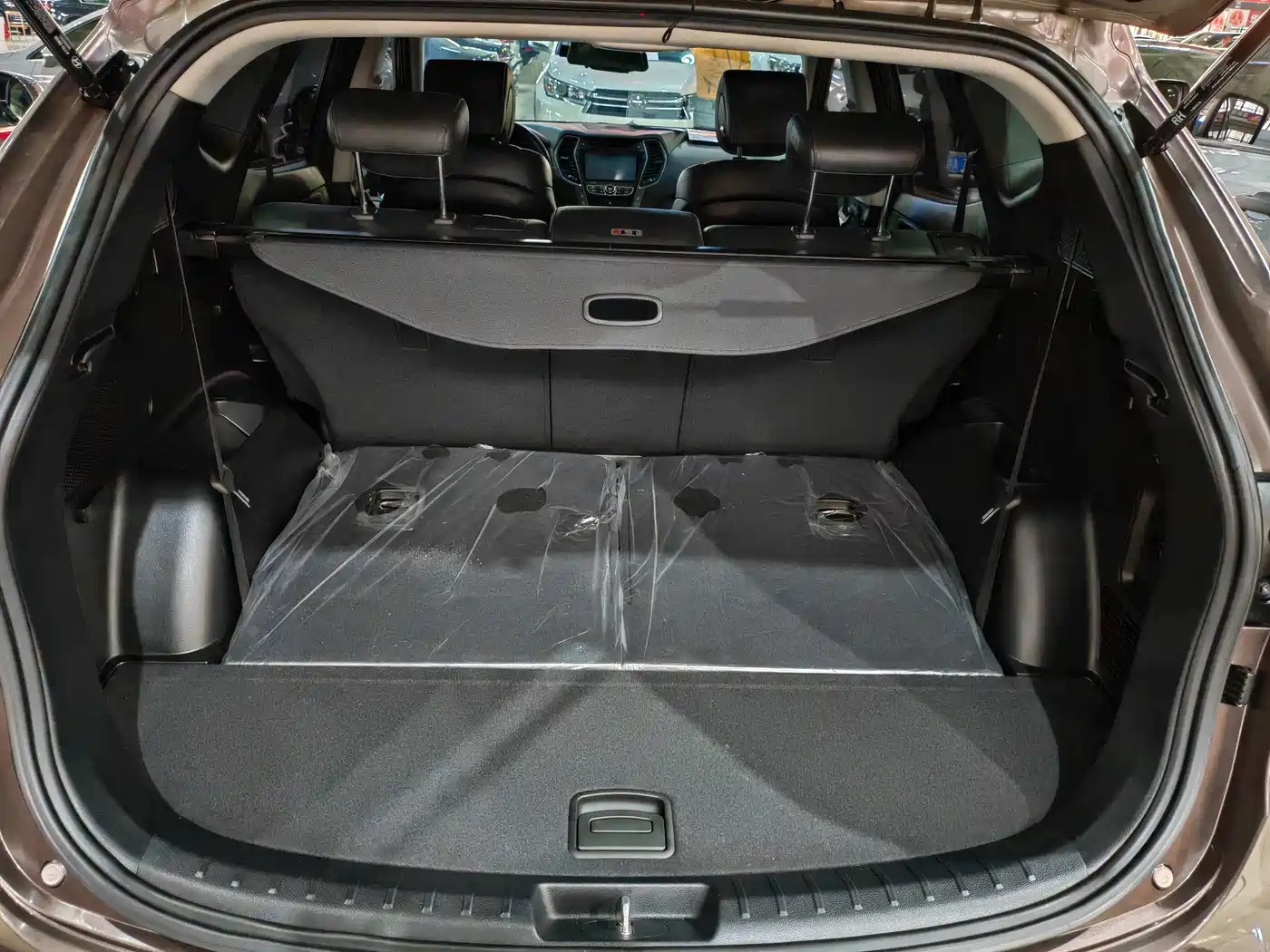 Hyundai Santa Fe (Import) 2013 3.0L 4WD Comfort Navigation Edition 7-Seater Euro V фото 8