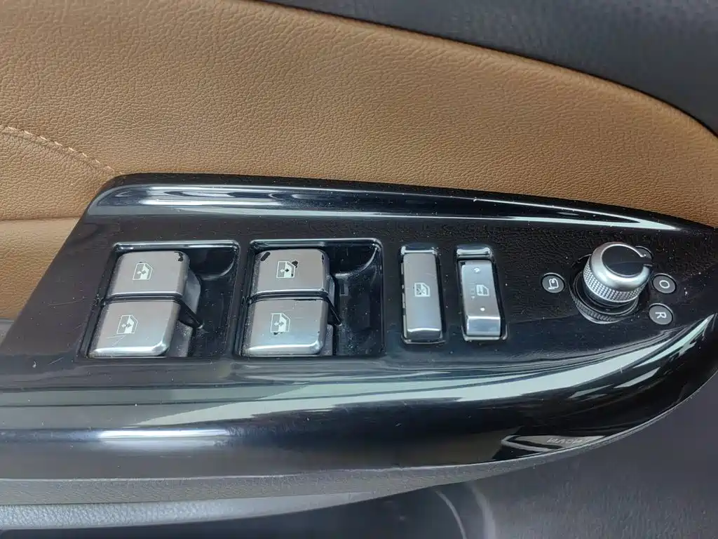 Changan CS95 2018 2017 2.0T 2WD Intelligent Expansion Edition
