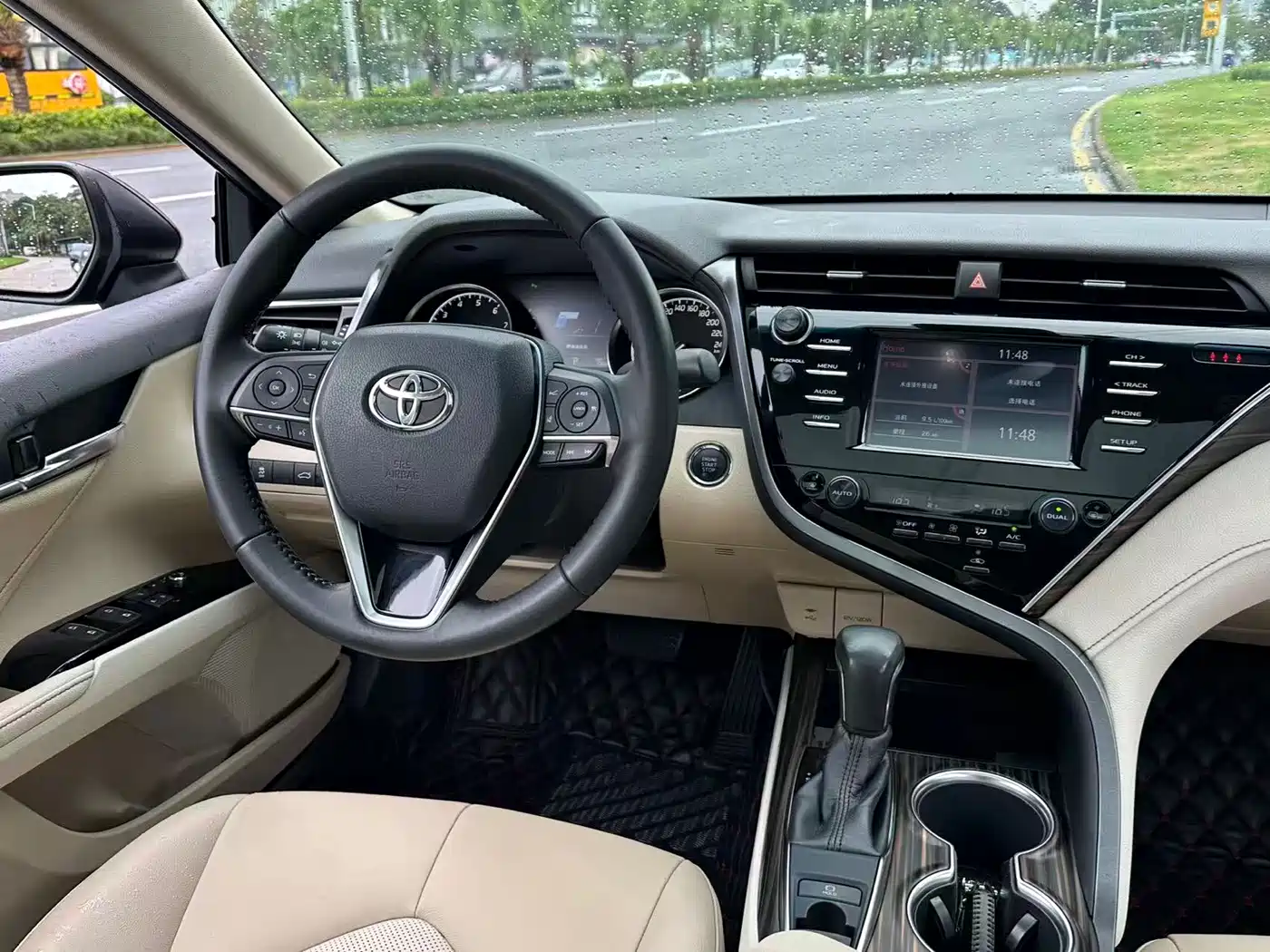 Toyota Camry 2018 2.0G Luxury Edition фото 10