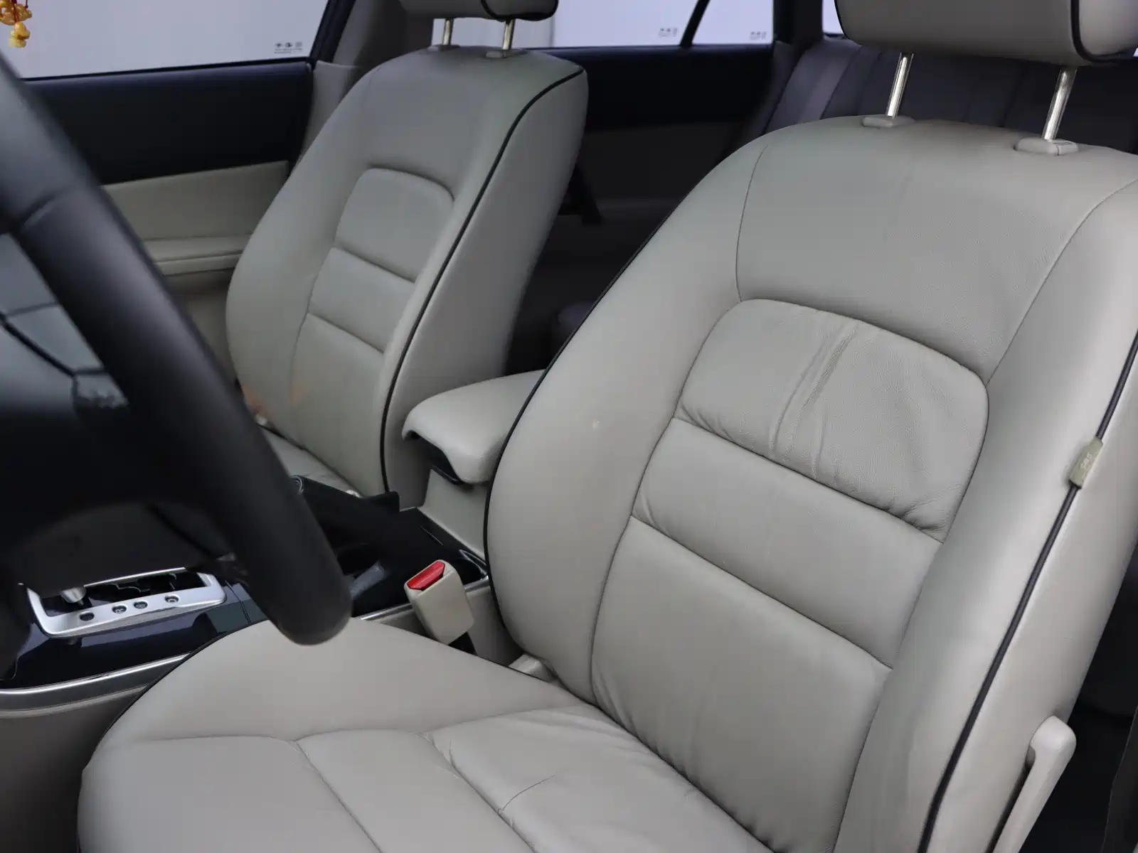 Photo 7 - Mazda 6