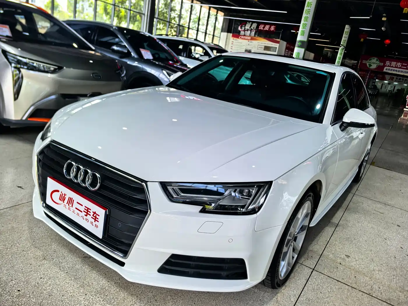 Фото 1 - Audi A4L