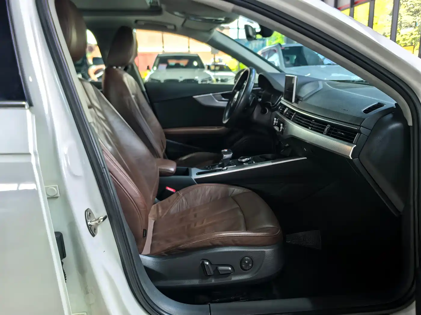 Фото 9 - Audi A4L