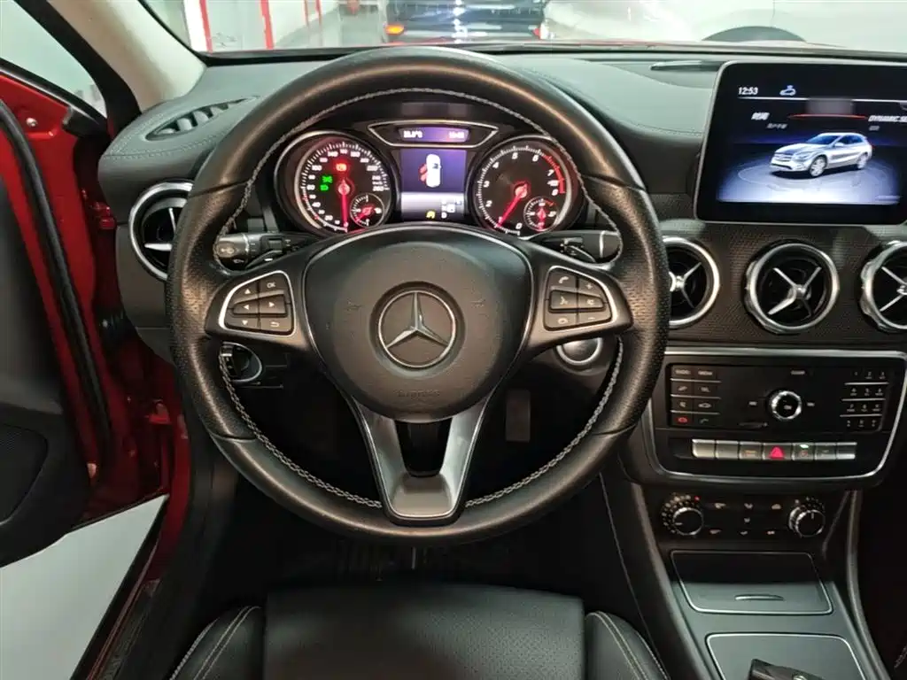 Mercedes-Benz GLA 2018 GLA 200 Fashion фото 11