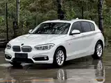 Photo 1 - BMW 1 Series (Import)