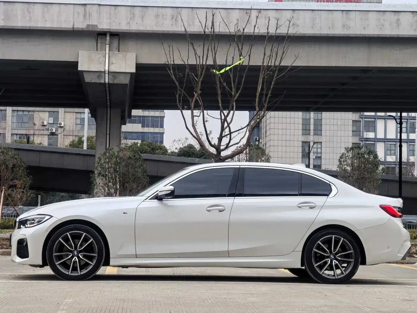 BMW 3 Series 2021 325Li M Sport Package фото 7