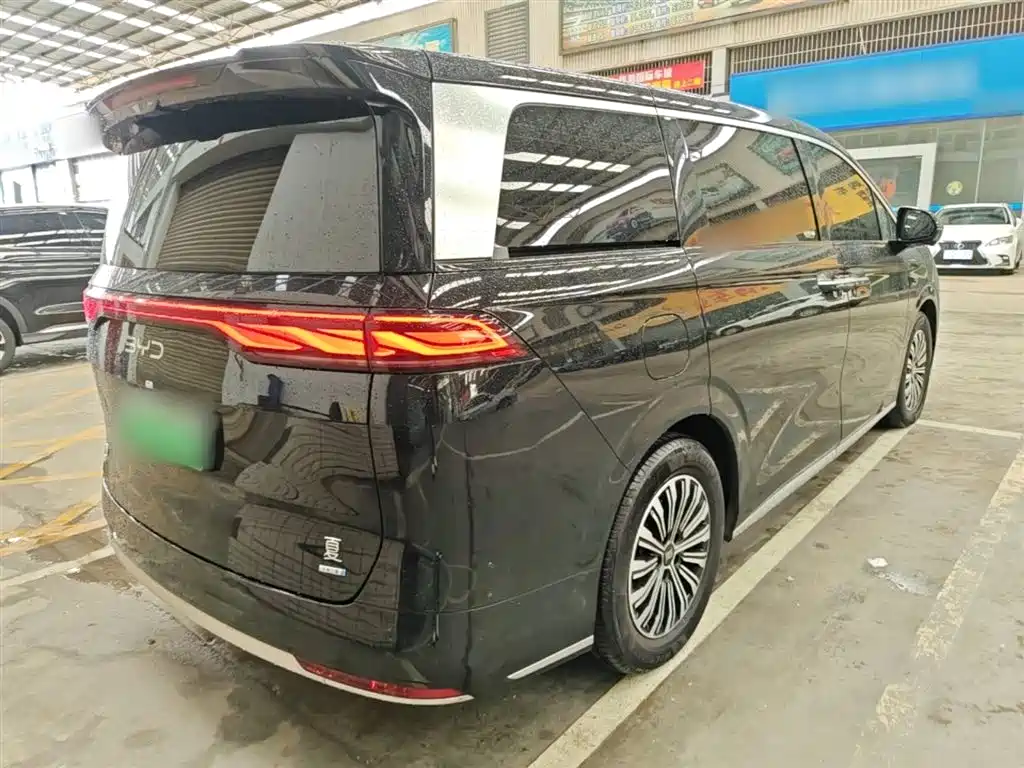 BYD Xia 2025 DM-i 1.5T 180km Surpass Edition фото 7