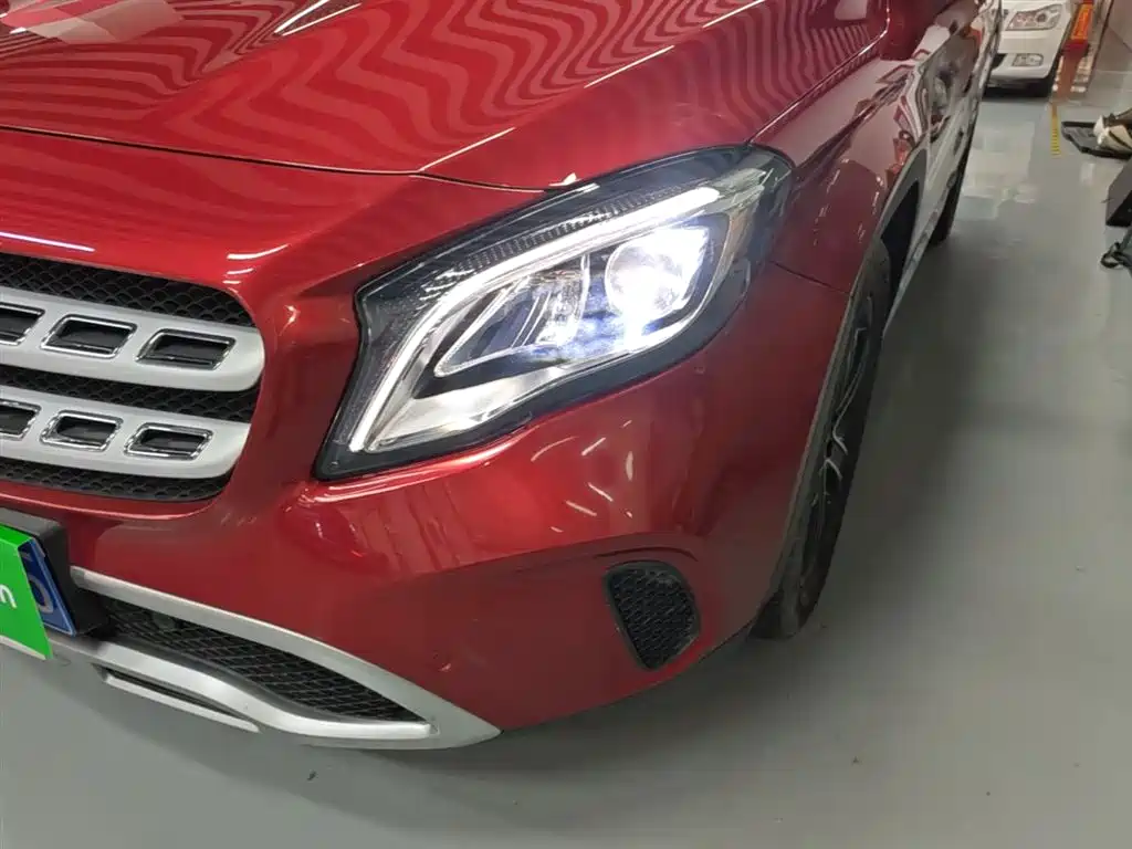 Mercedes-Benz GLA 2018 GLA 200 Fashion фото 24