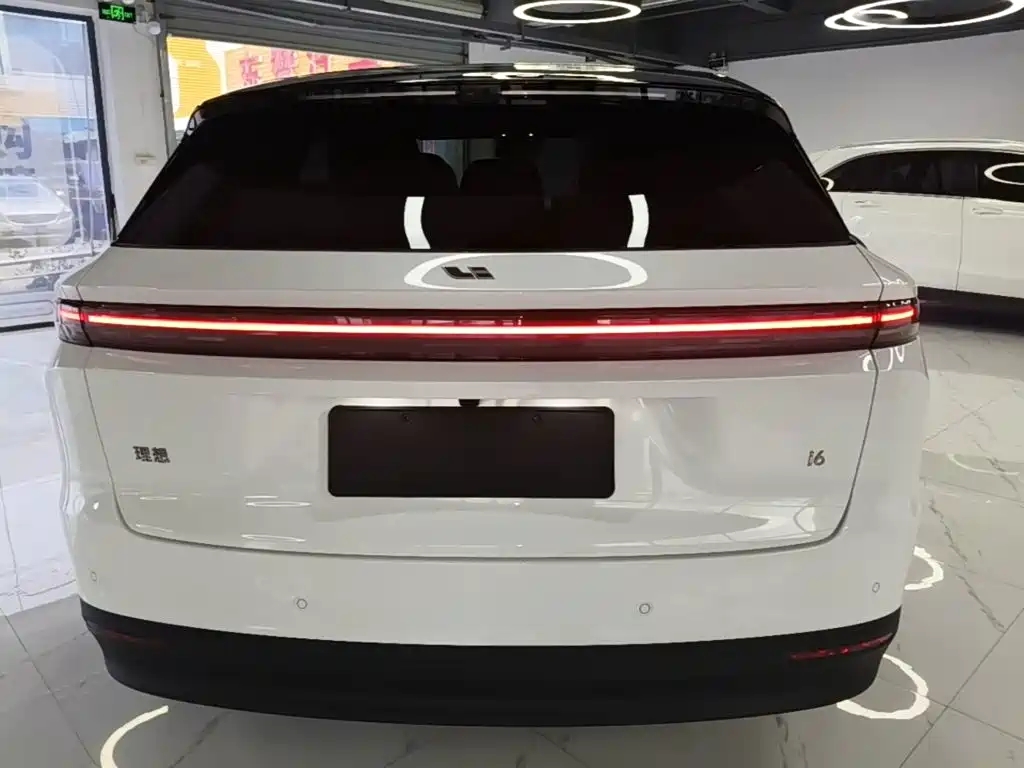 Li Auto i6 2026 2025 2WD Base Model
