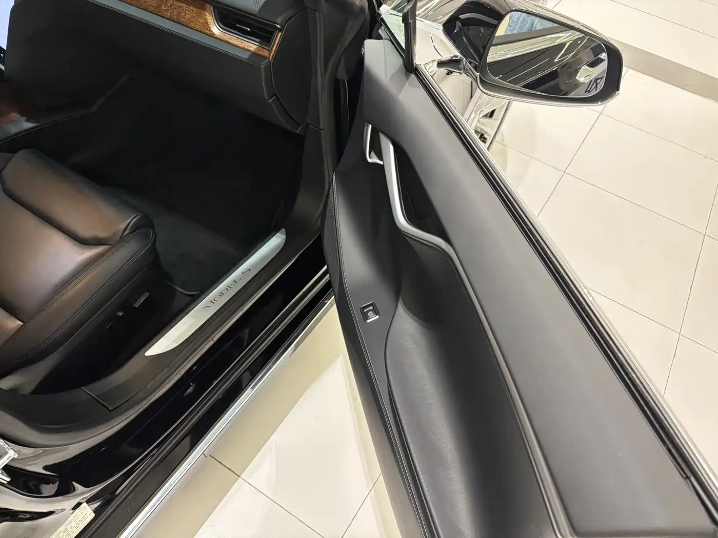 Tesla Model S 2020 2019 Long Range Version