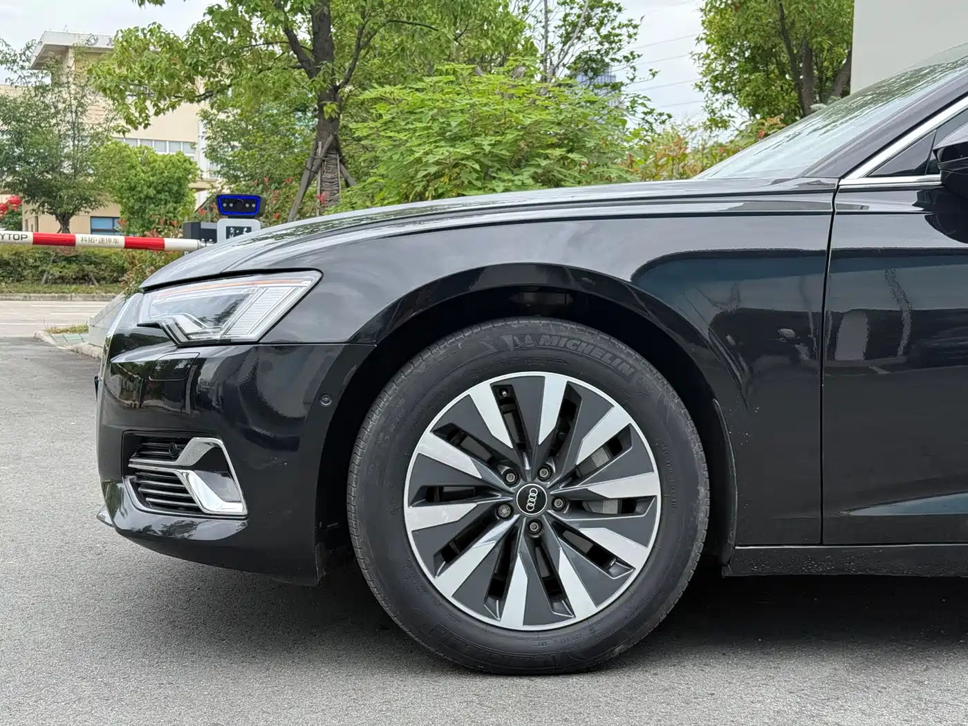 Audi A6L 2023 45 TFSI Premium Selection Elegance фото 15