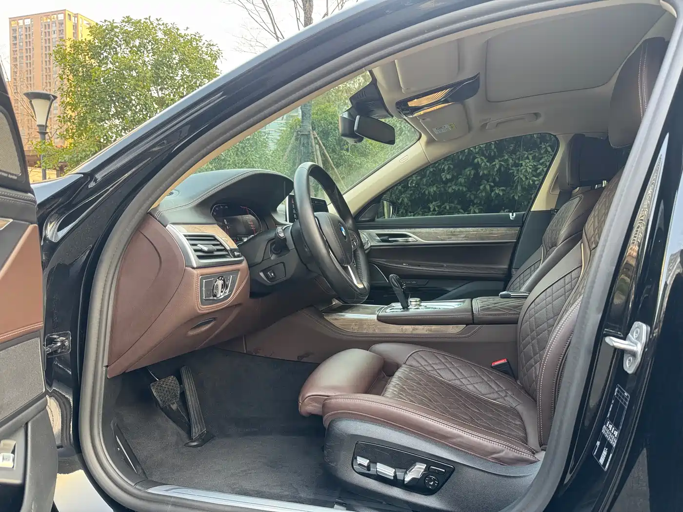 BMW 7 Series 2019 740Li Leading Luxury Package фото 8
