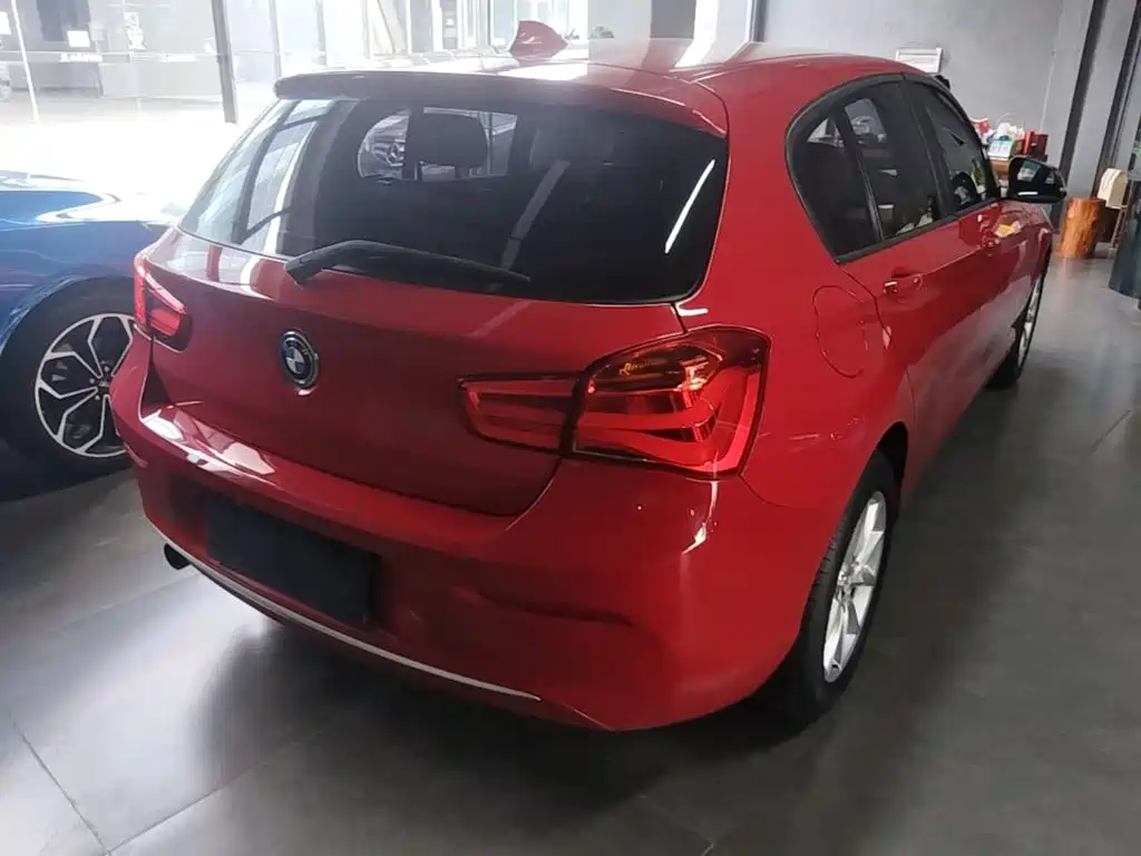 صورة 7 - BMW 1 Series (Import)