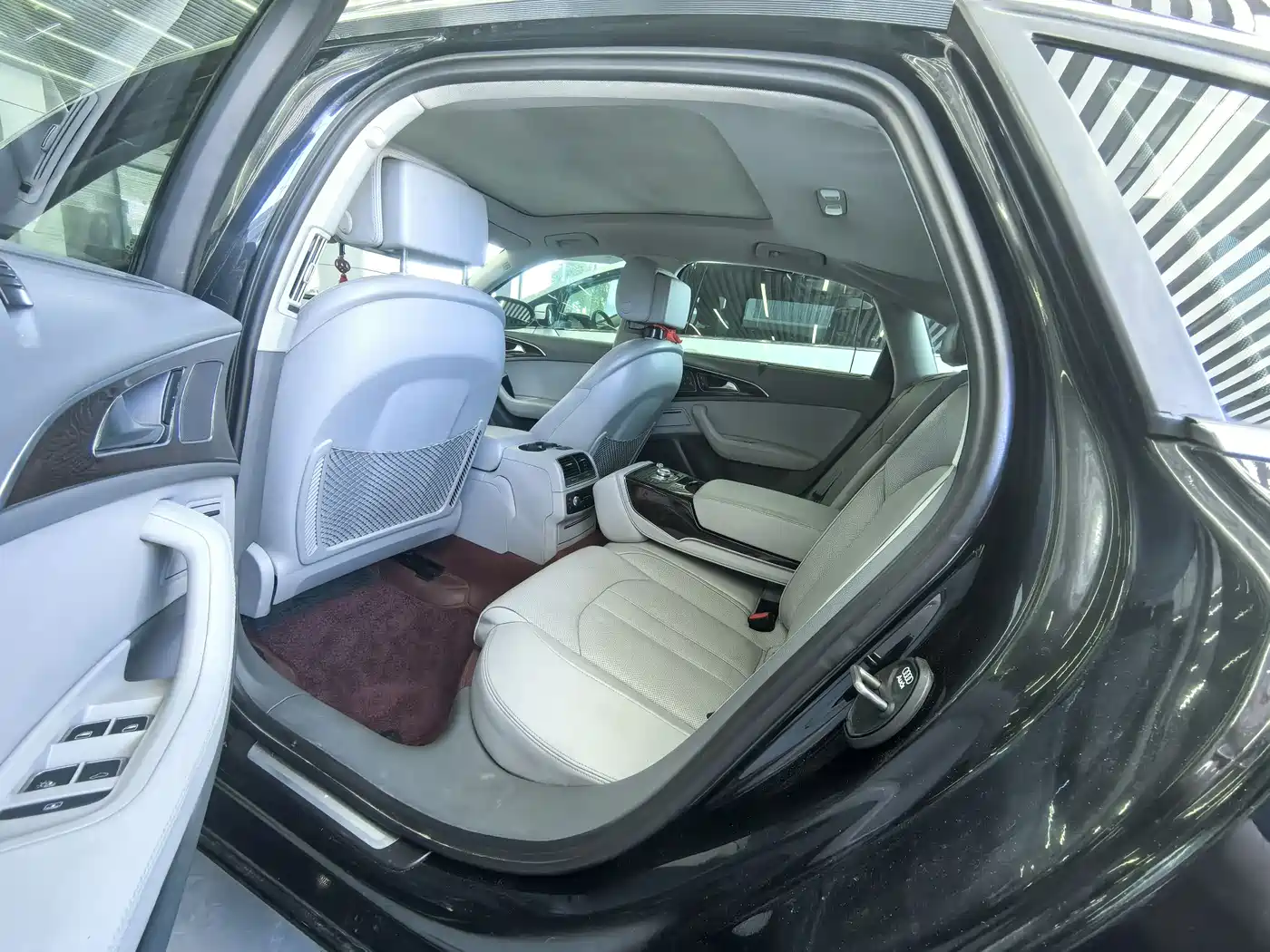Photo 7 - Audi A6L