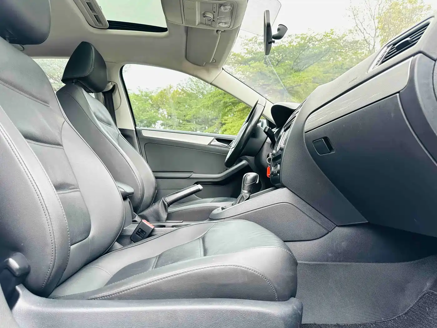 Volkswagen Sagitar 2014 1.4TSI Automatic Luxury фото 11