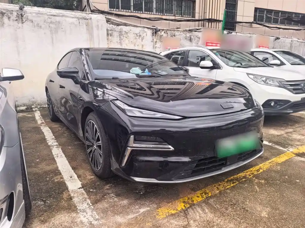 Geely Galaxy Galaxy Xingyao 8 2025 Model 130km EM-i Flagship Edition фото 4