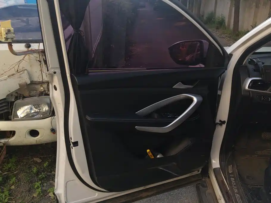 Baojun 530 2020 2020 1.5T CVT Premium Connect 7-seater