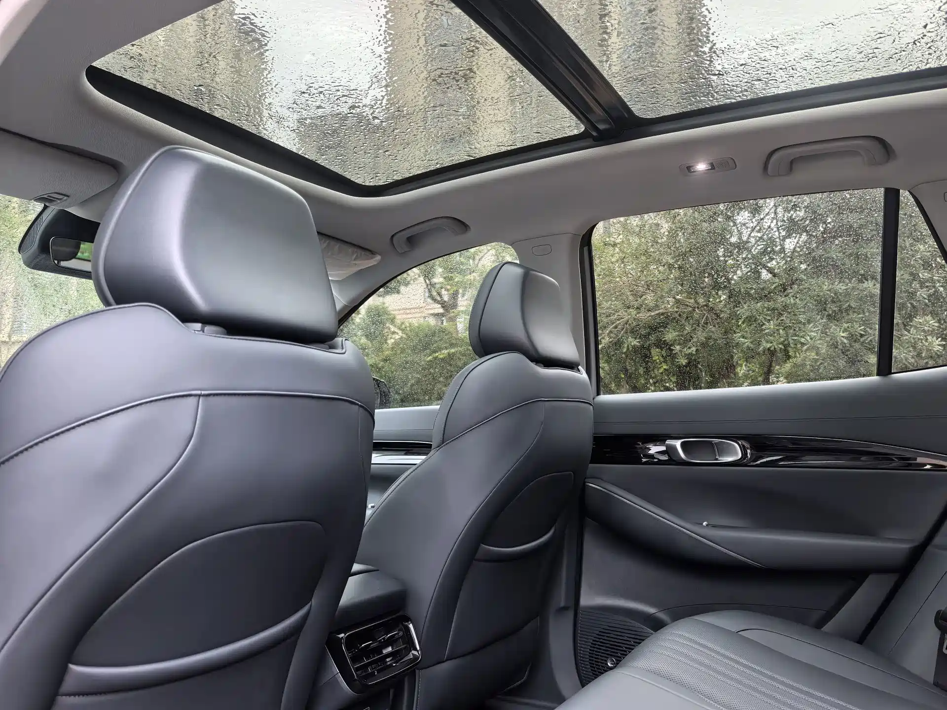 Фото 9 - Geely Galaxy Galaxy E5